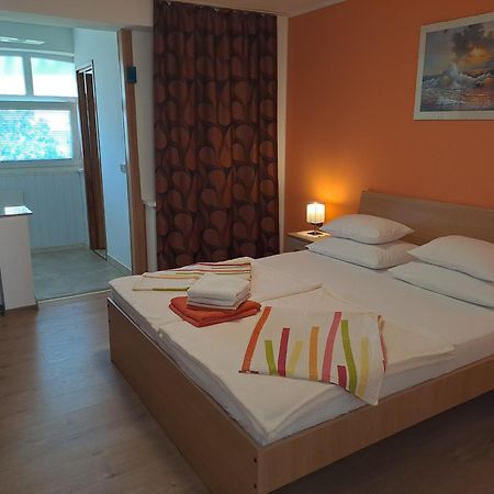 Studio Apartments Maslinik كرك المظهر الخارجي الصورة