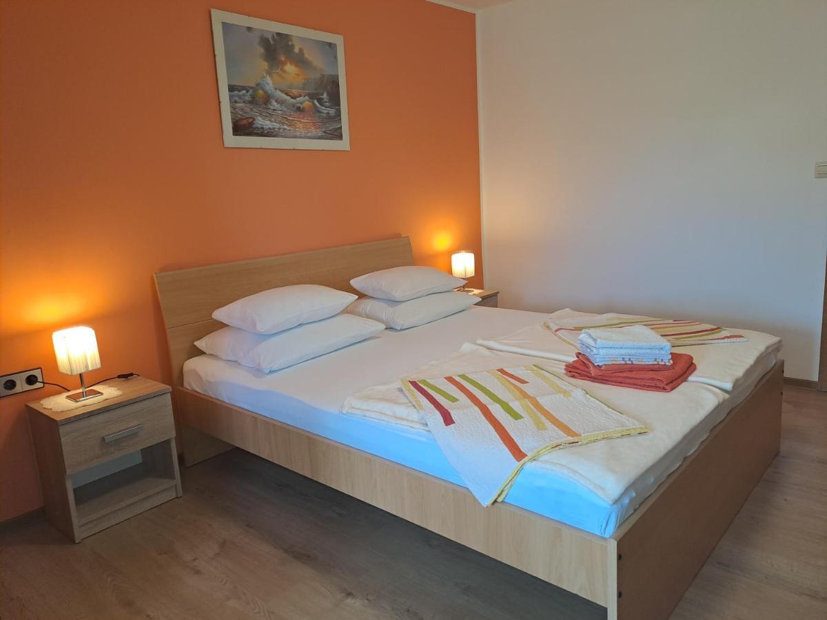 Studio Apartments Maslinik كرك المظهر الخارجي الصورة