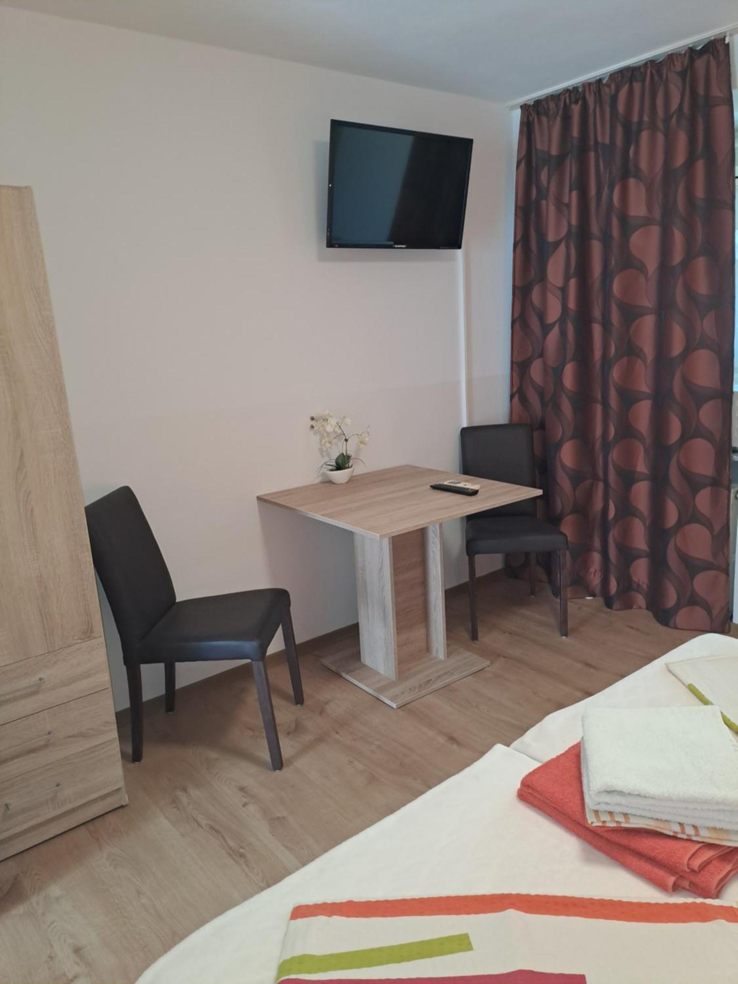 Studio Apartments Maslinik كرك المظهر الخارجي الصورة