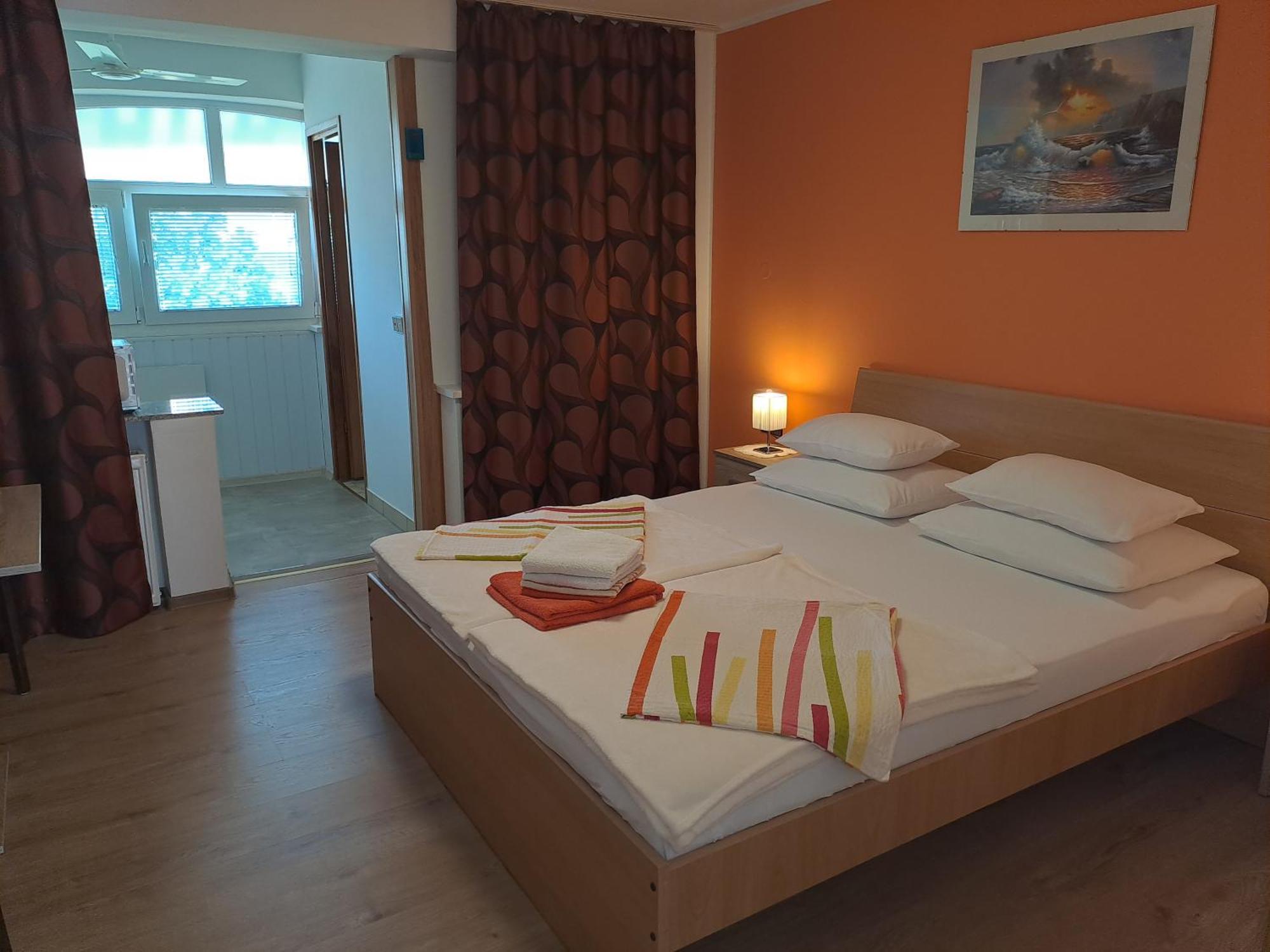 Studio Apartments Maslinik كرك المظهر الخارجي الصورة