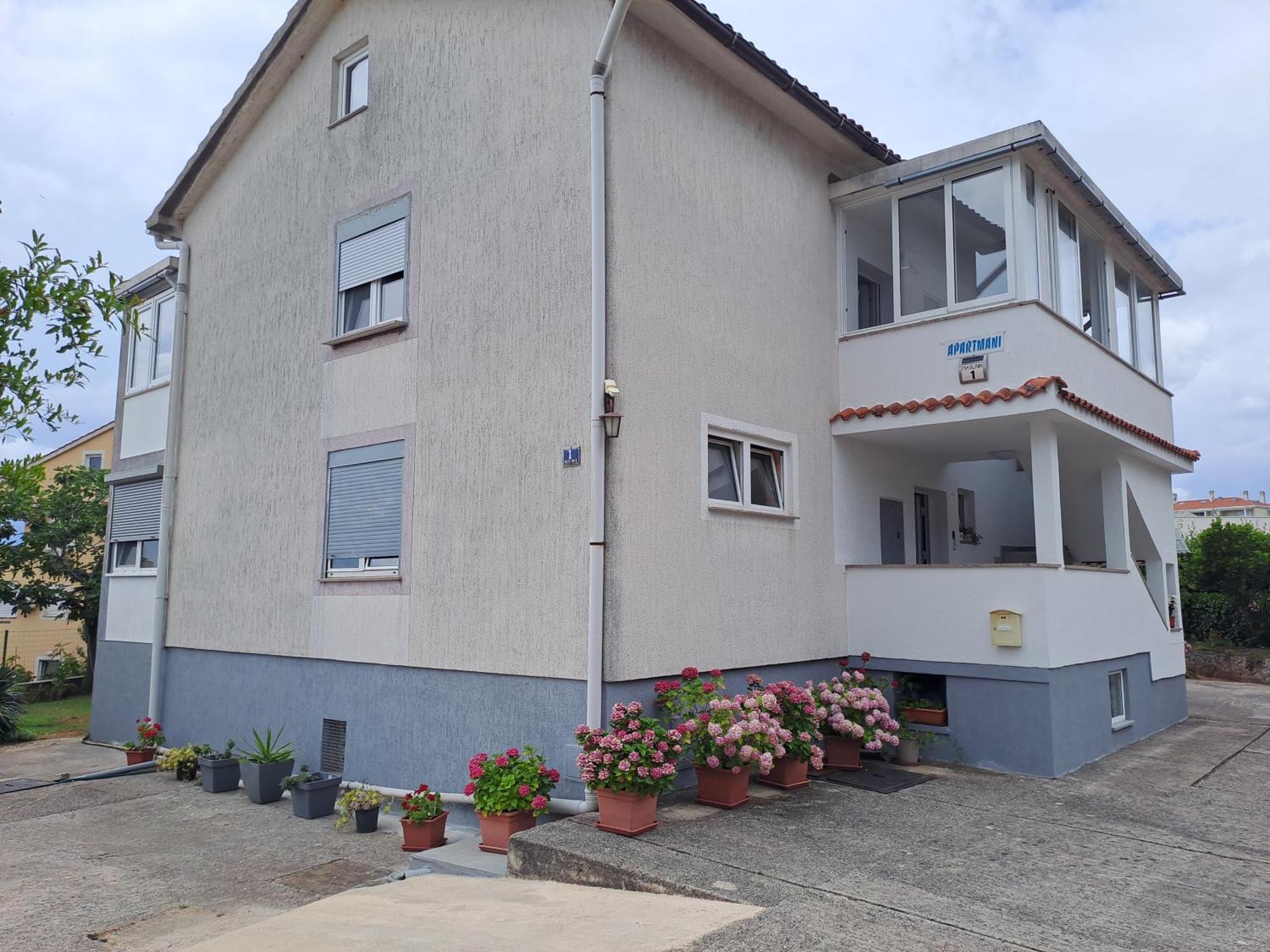 Studio Apartments Maslinik كرك المظهر الخارجي الصورة